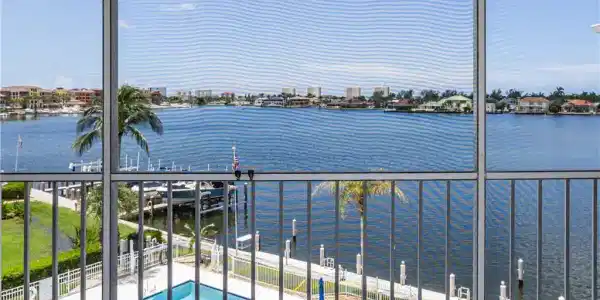 816 W Elkcam CIR