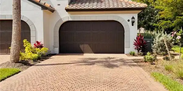 3730 Montreux LN