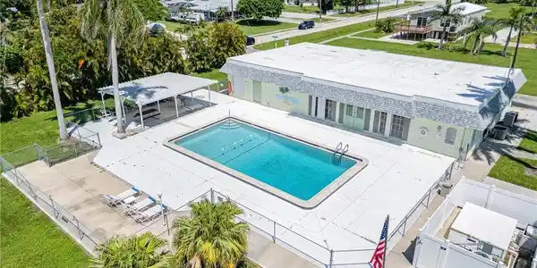 Image 4: Heated pool
