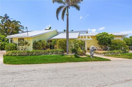 3707 Clipper LN