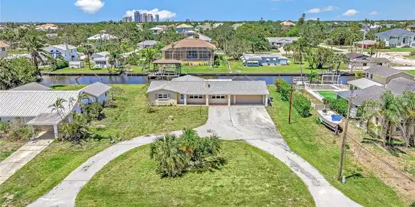 4818 Esplanade