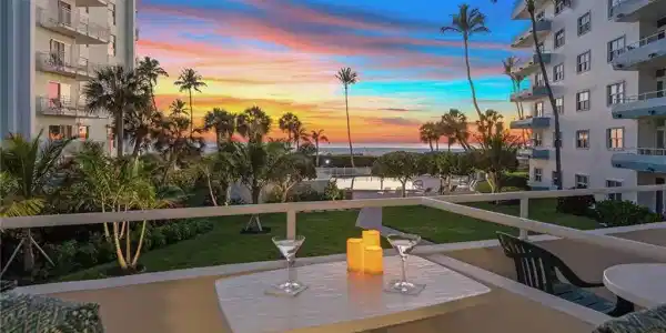 220 Seaview CT