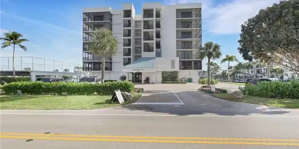 10420 Gulf Shore DR