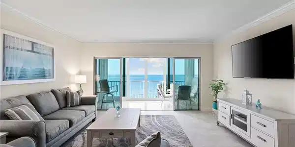 2885 Gulf Shore BLVD N