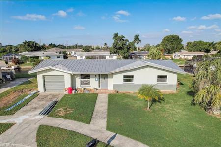 4419 N Bay CIR