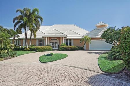 692 Ardmore LN