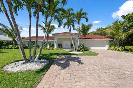 2085 Alamanda DR