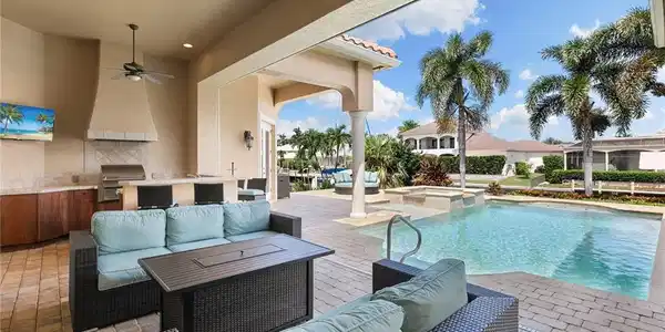 1590 Caxambas CT