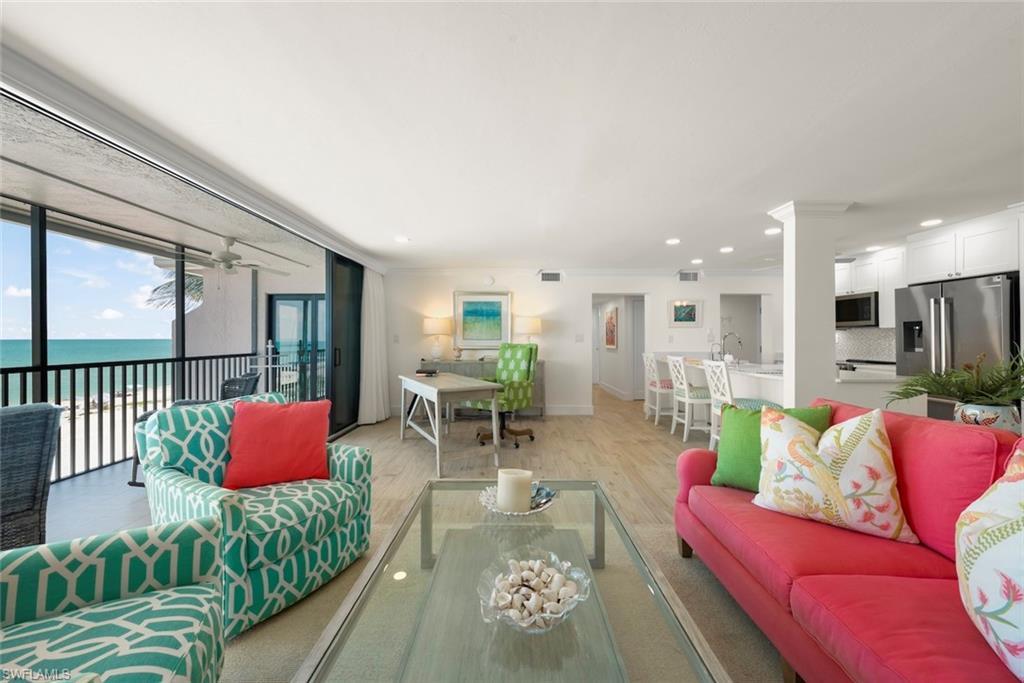 Image 4: Expansive screened balcony presenting ocean scenery
