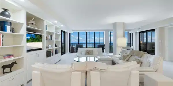 5601 TURTLE BAY DR