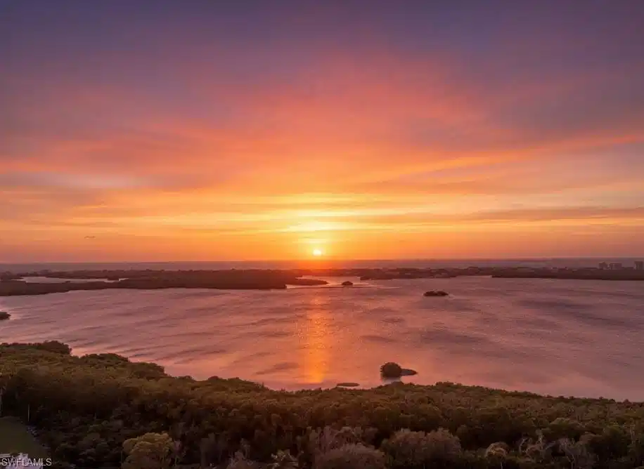 Image 1: Exquisite Sunsets