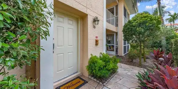 5637 Turtle Bay