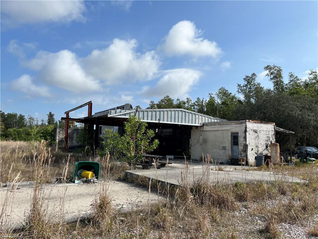 Image 3: Rear view of the warehouse