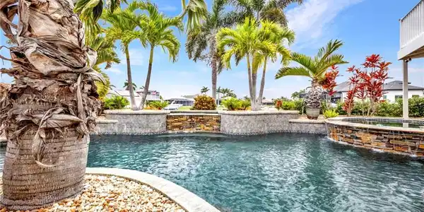 250 Freeport CT NW
