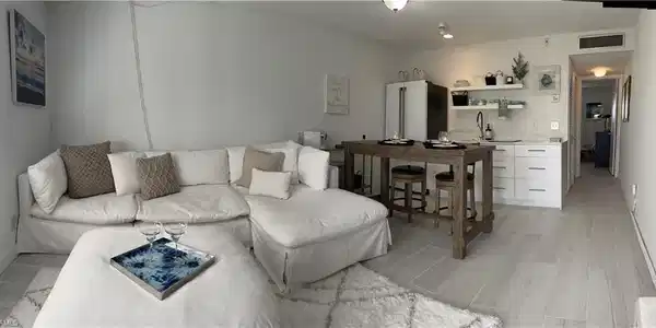458 12th S