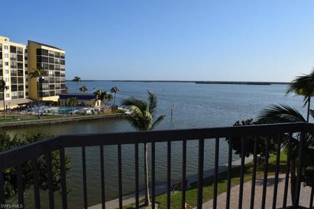 4265 Bay Beach LN