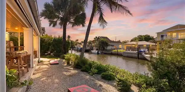 2672 Gulfview DR