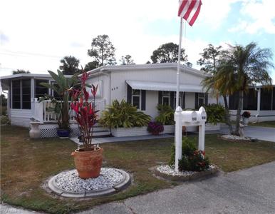 838 Hollyberry CT