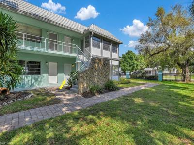 3225 E Riverside DR