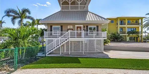 2314 Cherimoya LN