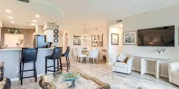 11110 Harbour Yacht CT