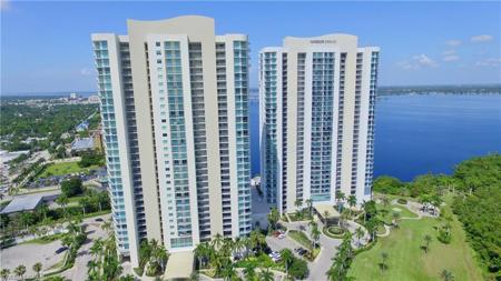 3000 Oasis Grand BLVD
