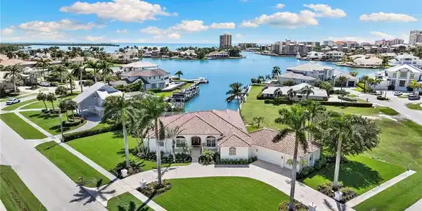 800 Arcadia CT