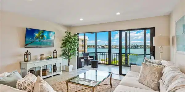 3430 Gulf Shore BLVD N
