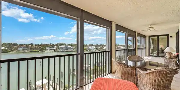 2400 Gulf Shore BLVD N