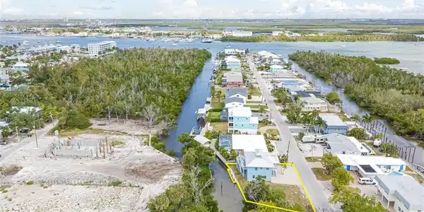 Image 3: quick direct boating access