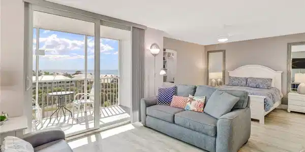 5700 Bonita Beach