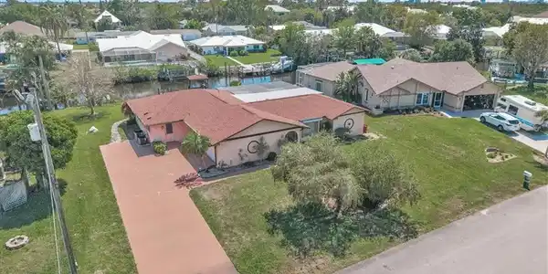 6070 Anchorline CT