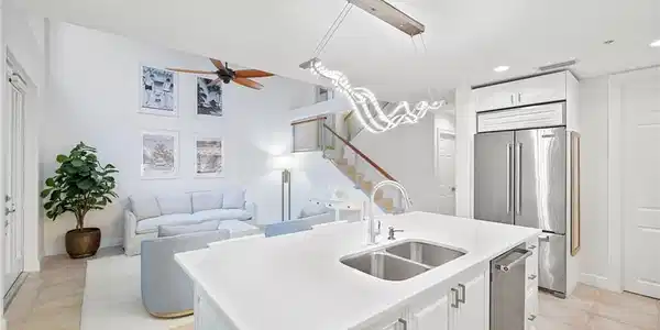441 4th AVE S
