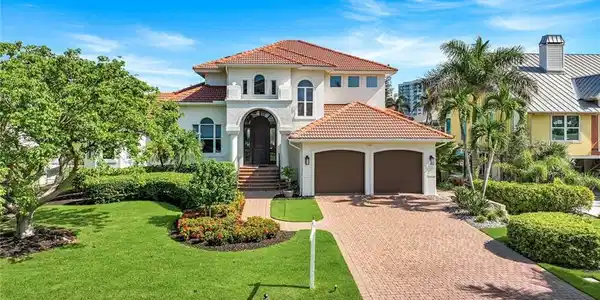 155 Heron AVE