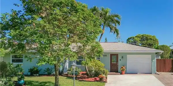 458 W Valley DR
