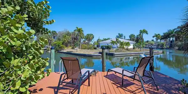 3165 Lakeview DR