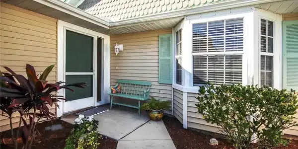 Image 2: Entry