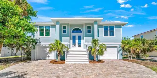 1311 Par View DR