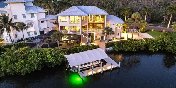 225 Bayfront DR