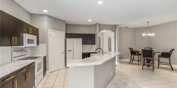937 Carrick Bend CIR