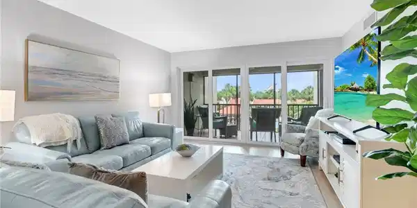 Image 4: Living room with light wood-type flooring
