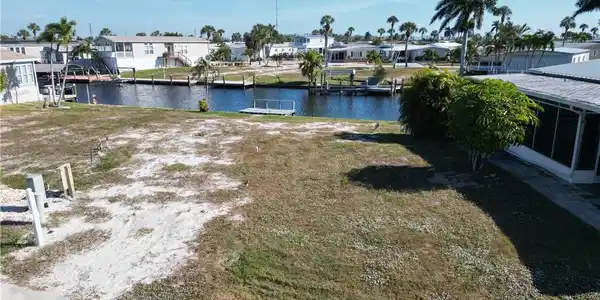 Image 3: Nice cleared lot ready for your new home