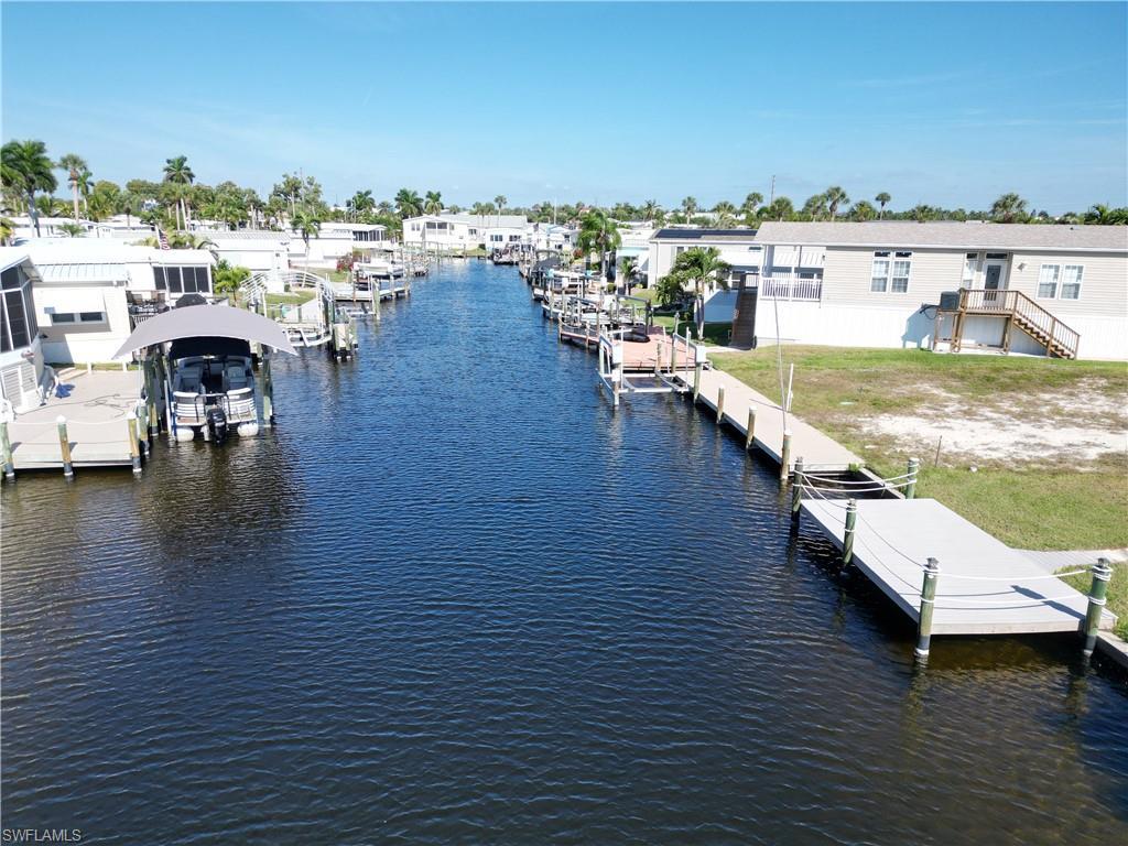 Image 4: Looking north up the canal