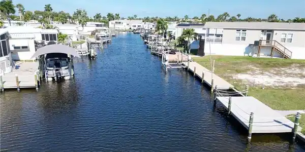 Image 4: Looking north up the canal