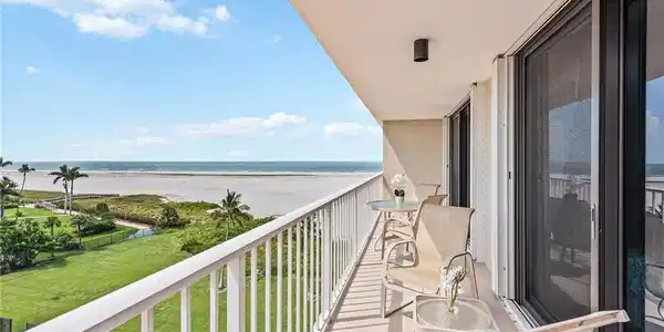 260 Seaview CT