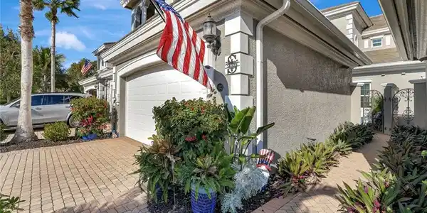 9270 Campanile CIR