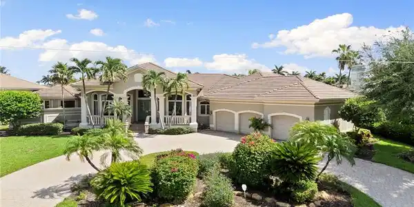 1578 Heights CT