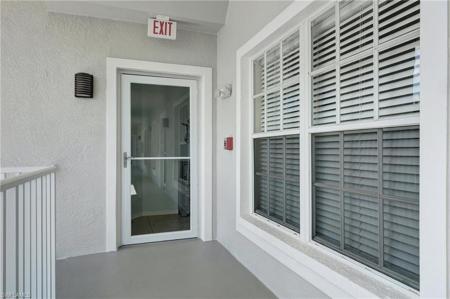 585 Club Side