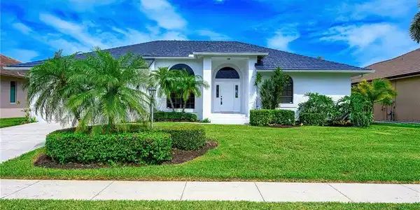 160 Shorecrest CT