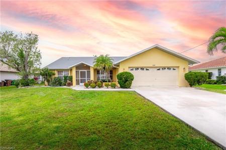 610 SW 49th LN